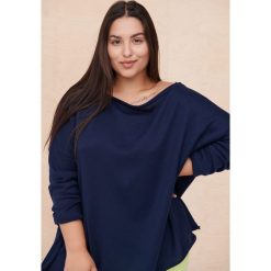 Sweter Damski Smoothie Plus Size Granatowy. Niebieskie swetry blue shadow, plus size, bez wzorów, plus size, bez ramiączek. Za 249.90 zł.