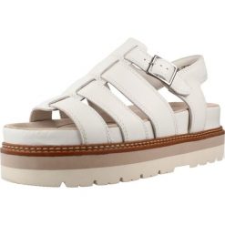 Sandały CLARKS ORIANNA TWIST Biały. Białe sandały Clarks, bez wzorów, ze skóry, bez obcasa, bez zapięcia. Za 279.99 zł.