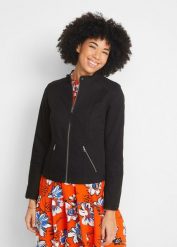 Kurtka z bawełnianego diagonalu, z elastycznymi wstawkami po bokach. Czarne kurtki bonprix, bez wzorów, z bawełny, bez kaptura. Za 249.99 zł.