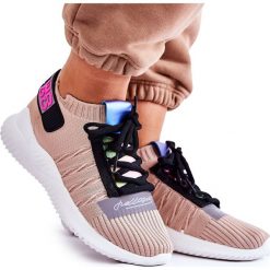 Damskie Wsuwane Sportowe Buty Sneakersy Beżowe Klayra beżowy. Brązowe buty treningowe bez wzorów, z gumy, bez zapięcia. Za 141.11 zł.