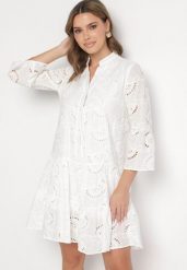 Biała Rozkloszowana Sukienka Boho z Haftowanej Tkaniny z Bawełny Loraviel. Białe sukienki Born2be, na co dzień, m, bez wzorów, z bawełny, boho, bez kołnierzyka, bez ramiączek, mini, kopertowe. W wyprzedaży za 112.49 zł.