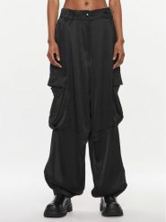 Herskind Spodnie materiałowe Edwin 4949985 Czarny Relaxed Fit. Czarne spodnie materiałowe Herskind, bez wzorów, z materiału. Za 1,669.00 zł.