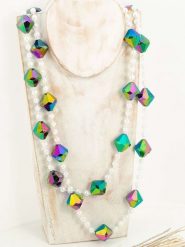 MENTHE À L'O Naszyjnik z elementami ozdobnymi - dł. 65 cm rozmiar: onesize. Białe naszyjniki MENTHE À L'O, z materiału, z kryształem. Za 109.26 zł.