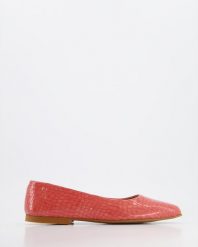 LAKIEROWANE BALERINY 294 5111 ROSE. Czerwone baleriny Venezia, bez wzorów, z lakierowanej skóry, bez obcasa, bez zapięcia. Za 169.00 zł.