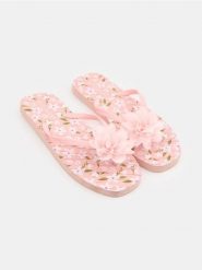 Japonki z kwiatowym motywem - różowy. Czerwone japonki Sinsay, bez wzorów. Za 19.99 zł.