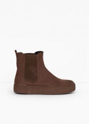 Sztyblety. Brązowe botki bonprix, bez wzorów, klasyczne, bez obcasa, bez zapięcia. Za 149.99 zł.