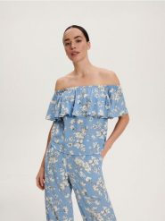 Bluzka z wiskozy - niebieski. Niebieskie bluzki Reserved, l, bez wzorów, z tkaniny, bez kołnierzyka, bez ramiączek. W wyprzedaży za 29.99 zł.