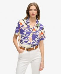 Superdry Koszula Beach Resort z nadrukiem, wiskoza – Ryusui Blue. Niebieskie koszule Superdry, s, bez wzorów, z materiału, vintage, bez kołnierzyka, bez ramiączek. Za 268.30 zł.