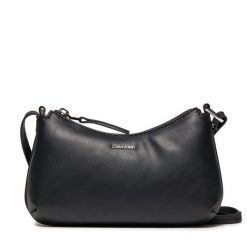 Torebka Calvin Klein. Czarne listonoszki Calvin Klein, bez wzorów, bez dodatków. Za 269.99 zł.