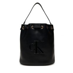 Torebka Calvin Klein. Czarne kopertówki Calvin Klein, bez wzorów, wizytowe, bez dodatków. Za 419.99 zł.