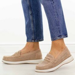 Nude ażurowe mokasyny damskie Sergio Leone Mk098H. Mokasyny Sergio Leone, w ażurowe wzory, z jeansu, z okrągłym noskiem. Za 149.00 zł.