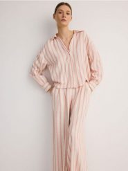 Koszula z wiskozą - pomarańczowy. Brązowe koszule Reserved, l, bez wzorów, z bawełny, bez kołnierzyka, bez ramiączek. W wyprzedaży za 69.99 zł.