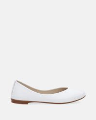 BIAŁE BALERINY W SPORTOWYM STYLU 260 WHITE. Białe baleriny Venezia, bez wzorów, ze skóry, sportowe, bez obcasa, bez zapięcia. Za 299.00 zł.