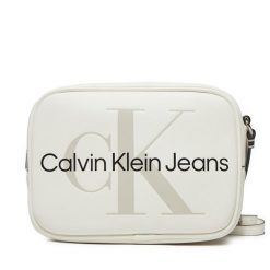 Torebka Calvin Klein Jeans. Białe listonoszki Calvin Klein Jeans, bez wzorów, z jeansu, bez dodatków. Za 299.99 zł.