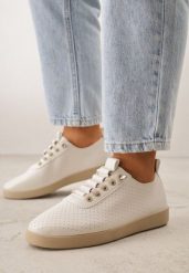 Beżowe Wsuwane Tenisówki z Perforacją i Podeszwą z Bieżnikiem Illanya. Brązowe trampki Born2be, bez wzorów, z jeansu, klasyczne, bez zapięcia. Za 69.99 zł.