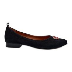Zazoo 2887 Zamszowe Baleriny Z Ozdobnym Motylem Czarne. Czarne baleriny z aplikacjami, z zamszu, eleganckie, bez obcasa, bez zapięcia. Za 423.36 zł.