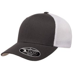 Dwukolorowa Czapka Z Daszkiem 110. Białe czapki z daszkiem FLEXFIT, bez wzorów, z bawełny. Za 80.99 zł.