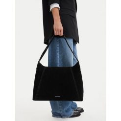 Torebka Badura. Czarne torebki klasyczne Badura, bez wzorów, klasyczne, bez dodatków. Za 426.99 zł.