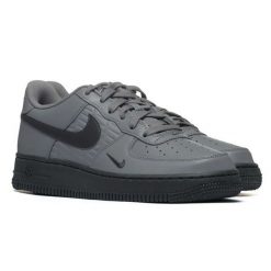Buty Sportowe Młodzieżowe Nike Air Force 1 GS. Szara buty treningowe Nike, bez wzorów, bez zapięcia, Nike Air Force. Za 360.80 zł.