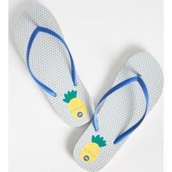 Klapki w kropki - Niebieski. Klapki marki Sinsay. Za 9.99 zł.