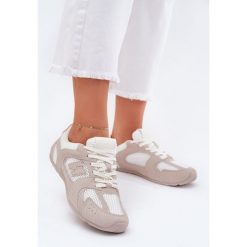Buty Sportowe Damskie Z Eko Zamszu Biało-Beżowe beżowy. Brązowe buty treningowe bez wzorów, bez zapięcia. Za 81.18 zł.