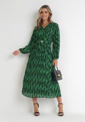 Zielona Rozkloszowana Sukienka Plisowana z Paskiem Famalee. Zielone sukienki Born2be, l, bez wzorów, eleganckie, bez kołnierzyka, bez ramiączek, maxi, kopertowe. W wyprzedaży za 186.99 zł.