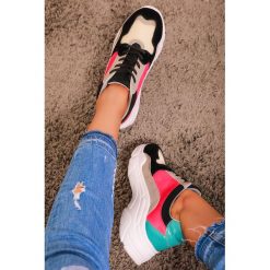 Damskie buty sportowe ZOJA PINK/BLACK. Czarne buty sportowe lifestyle Damskie buty sportowe ZOJA PINK/BLACK, bez wzorów, sportowe, bez zapięcia. W wyprzedaży za 49.00 zł.