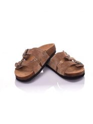 Moosefield Skórzane klapki w kolorze jasnobrązowym rozmiar: 37. Brązowe klapki Moosefield, bez wzorów, klasyczne, z otwartym noskiem, bez obcasa, bez zapięcia. Za 65.38 zł.