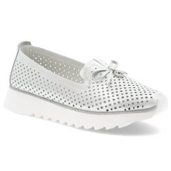 Białe Półbuty S.Barski Eleganckie Obuwie Damskie. Białe półbuty wsuwane S.BARSKI, na lato, bez wzorów, z jeansu, eleganckie, bez obcasa. Za 199.00 zł.