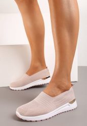 Różowe Tenisówki z Ozdobną Wstawką na Podeszwie i Elastyczną Wkładką Ixtella. Czerwone trampki Born2be, z aplikacjami, z jeansu, eleganckie, bez zapięcia. W wyprzedaży za 46.74 zł.