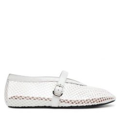 Baleriny Badura. Białe baleriny Badura, bez wzorów, bez obcasa, bez zapięcia. Za 229.99 zł.