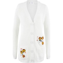 Sweter bez zapięcia z haftem bonprix biel wełny. Swetry marki INESIS. Za 49.99 zł.