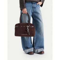 Torebka Guess Jeans. Brązowe torebki klasyczne Guess Jeans, z aplikacjami, z jeansu, klasyczne, bez dodatków. Za 299.99 zł.