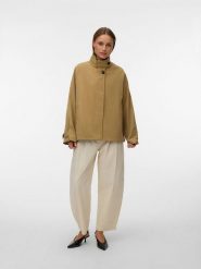 Vero Moda Kurtka przejściowa w kolorze beżowym rozmiar: L. Brązowe kurtki Vero Moda, l, bez wzorów, bez kaptura. Za 165.99 zł.