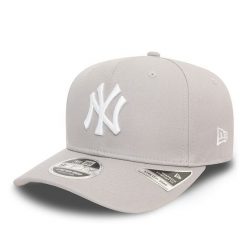 Czapka z daszkiem New Era. Fioletowe czapki z daszkiem New Era, bez wzorów. Za 119.99 zł.