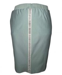 Błękitna dresowa spódnica Bea na gumce OSTATNIE SZTUKI PLUS SIZE XXL. Niebieskie spódnice Moda Size Plus Iwanek, l, z aplikacjami, z bawełny, eleganckie, midi. W wyprzedaży za 49.90 zł.