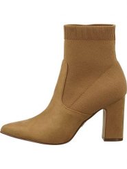 Steve Madden Botki w kolorze jasnobrązowym rozmiar: 41. Brązowe botki Steve Madden, bez wzorów, eleganckie, bez obcasa, bez zapięcia. Za 260.99 zł.