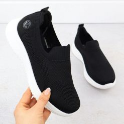 Półbuty sportowe damskie wsuwane czarne Vinceza 17367. Czarne buty sportowe lifestyle VINCEZA, bez wzorów, z materiału, sportowe, bez zapięcia. Za 67.50 zł.
