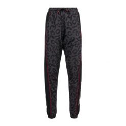 Spodnie treningowe damskie Ellesse Base Track. Czarne spodnie dresowe Ellesse, bez wzorów, z dresówki. Za 139.99 zł.