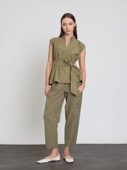 BGN Bluzka w kolorze khaki rozmiar: 38. Brązowe bluzki BGN, bez wzorów, z tkaniny, bez kołnierzyka, bez ramiączek. Za 86.99 zł.