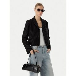 Torebka Calvin Klein. Czarne torebki klasyczne Calvin Klein, bez wzorów, klasyczne, bez dodatków. Za 489.99 zł.