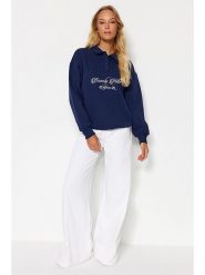 Trendyol Bluza w kolorze granatowym rozmiar: XL. Niebieskie bluzy Trendyol, xl, bez wzorów, bez ramiączek, bez kaptura. Za 73.99 zł.