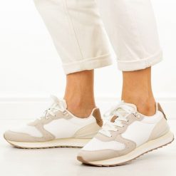 Lt.Beżowe sneakersy damskie McArthur Ma257w. Brązowe buty sportowe lifestyle McArthur, na jesień, bez wzorów, z dresówki, casualowe, z okrągłym noskiem, bez zapięcia. Za 239.00 zł.