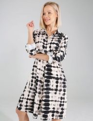 Cieniowana sukienka z wiskozy. Sukienki Unisono, l, bez wzorów, z wiskozy, klasyczne, bez kołnierzyka, bez ramiączek. Za 199.00 zł.