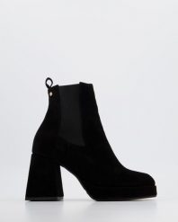 BOTKI NA PLATFORMIE 2519 VEL NERO. Botki Venezia, bez wzorów, ze skóry, bez obcasa, na platformie, bez zapięcia. Za 389.00 zł.
