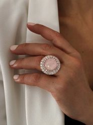 Les Petites Précieuses Pozłacany pierścionek z kamieniami szlachetnymi rozmiar: 50. Różowe pierścionki Les Petites Précieuses, z cyrkonią, pozłacane. Za 347.99 zł.