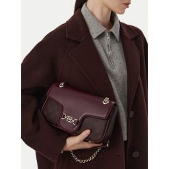 Torebka Nine West. Czerwone torebki klasyczne Nine West, bez wzorów, klasyczne, bez dodatków. Za 229.99 zł.