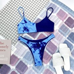 Strój kąpielowy dwuczęściowy z wysokiej jakości materiałów na plażę i basen Everarda. Bikini Intica, bez wzorów, z materiału, sportowe. Za 109.00 zł.