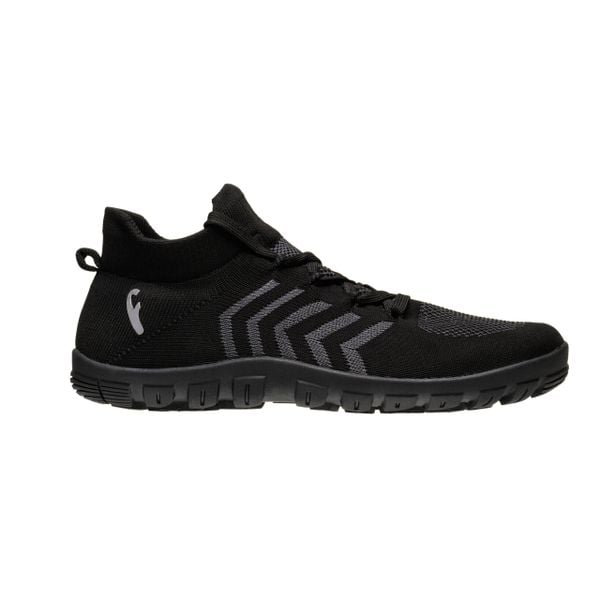 Buty turystyczne Freet Howgill. Czarne buty do biegania FREET, z materiału, bez zapięcia. Za 481.10 zł.