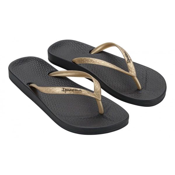 Klapki damskie Ipanema Anatomica Tan. Czarne klapki Ipanema, bez wzorów, z materiału, bez obcasa, bez zapięcia. Za 107.60 zł.